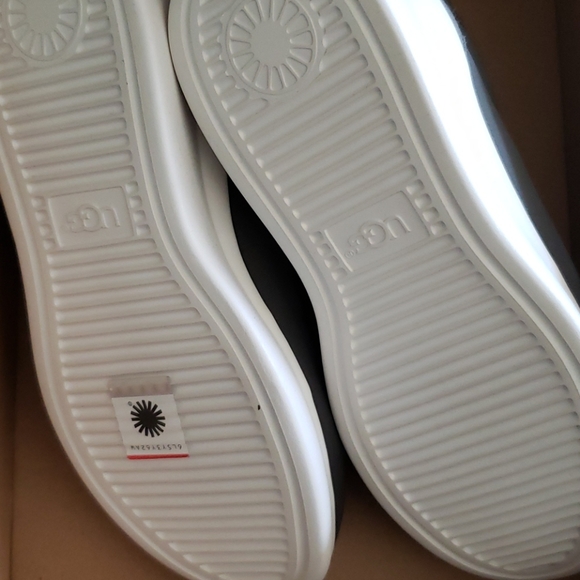 Ugg Sneaker Boot - Picture 4 of 4